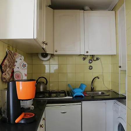 Madragoa's Nest דירה